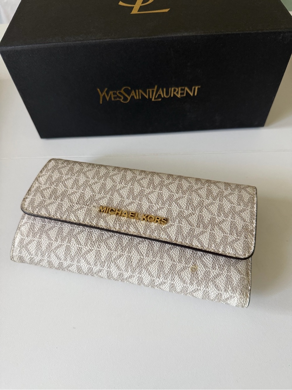 Michael Kors Metallic Logo Continental Wallet - Gold Glitter
